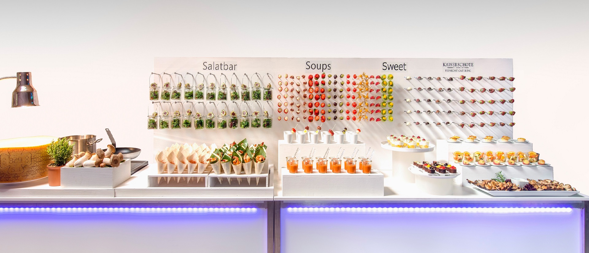 corporate_catering_buehne_3D-frontal